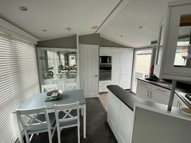 Golden Palm Resort - Holiday Accommodation 17664 - Lincolnshire - 1186388 - thumbnail photo 1