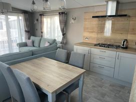 Seashore Holiday Park - Holiday Accommodation 17669 - Norfolk - 1186389 - thumbnail photo 5
