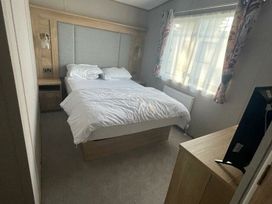 Seashore Holiday Park - Holiday Accommodation 17669 - Norfolk - 1186389 - thumbnail photo 11