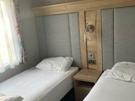 Seashore Holiday Park - Holiday Accommodation 17669 - Norfolk - 1186389 - thumbnail photo 16