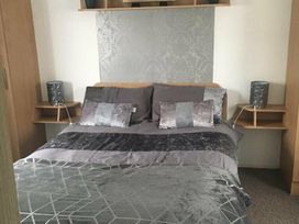 Lido Beach Holiday Park - Holiday Accommodation 17677 - North Wales - 1186391 - thumbnail photo 4
