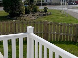 Pendine Sands - Holiday Accommodation 17678 - South Wales - 1186392 - thumbnail photo 6
