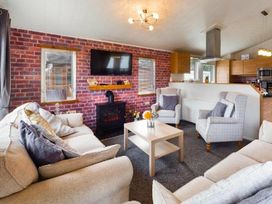 Tattershall Lakes Country Park - Holiday Accommodation 17694 - Lincolnshire - 1186396 - thumbnail photo 2