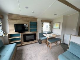 Golden Sands - Holiday Accommodation 17710 - Lincolnshire - 1186400 - thumbnail photo 3