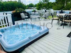 Tattershall Lakes Country Park - Holiday Accommodation 17714 - Lincolnshire - 1186402 - thumbnail photo 10