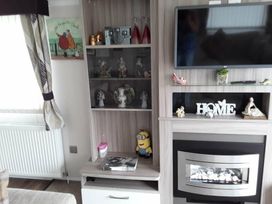Sand Le Mere Holiday Village - Holiday Accommodation 17715 - North Yorkshire (incl. Whitby) - 1186403 - thumbnail photo 4