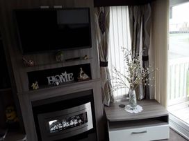 Sand Le Mere Holiday Village - Holiday Accommodation 17715 - North Yorkshire (incl. Whitby) - 1186403 - thumbnail photo 7