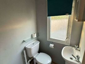 Marsh Farm Holiday Park - Holiday Accommodation 17736 - Norfolk - 1186409 - thumbnail photo 5