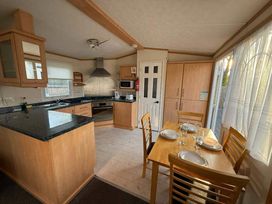 Marsh Farm Holiday Park - Holiday Accommodation 17736 - Norfolk - 1186409 - thumbnail photo 7