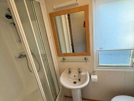 Marsh Farm Holiday Park - Holiday Accommodation 17736 - Norfolk - 1186409 - thumbnail photo 10