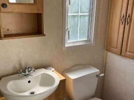 Marsh Farm Holiday Park - Holiday Accommodation 17737 - Norfolk - 1186410 - thumbnail photo 5