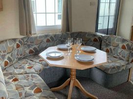 Marsh Farm Holiday Park - Holiday Accommodation 17737 - Norfolk - 1186410 - thumbnail photo 10