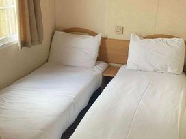 Marsh Farm Holiday Park - Holiday Accommodation 17737 - Norfolk - 1186410 - thumbnail photo 11