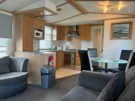 Marsh Farm Holiday Park - Holiday Accommodation 17738 - Norfolk - 1186411 - thumbnail photo 5