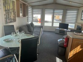 Marsh Farm Holiday Park - Holiday Accommodation 17738 - Norfolk - 1186411 - thumbnail photo 10