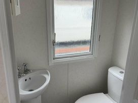 Marsh Farm Holiday Park - Holiday Accommodation 17738 - Norfolk - 1186411 - thumbnail photo 12