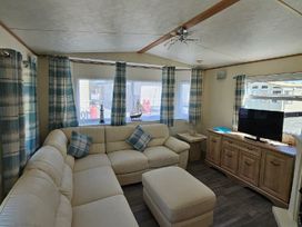 Marsh Farm Holiday Park - Holiday Accommodation 17740 - Norfolk - 1186412 - thumbnail photo 2
