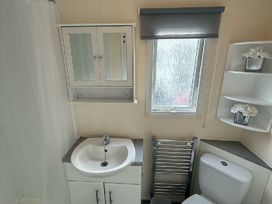 Marsh Farm Holiday Park - Holiday Accommodation 17740 - Norfolk - 1186412 - thumbnail photo 8