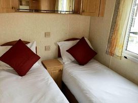 Marsh Farm Holiday Park - Holiday Accommodation 17742 - Norfolk - 1186413 - thumbnail photo 5