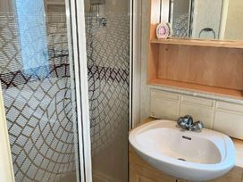 Marsh Farm Holiday Park - Holiday Accommodation 17742 - Norfolk - 1186413 - thumbnail photo 7