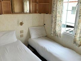Marsh Farm Holiday Park - Holiday Accommodation 17743 - Norfolk - 1186414 - thumbnail photo 10