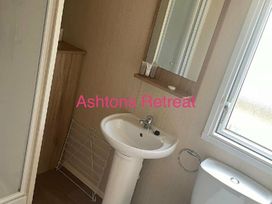 Wild Duck Holiday Park - Holiday Accommodation 17750 - Norfolk - 1186417 - thumbnail photo 7