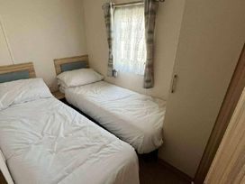 Unity Holiday Resort - Holiday Accommodation 17762 - Somerset & Wiltshire - 1186421 - thumbnail photo 6