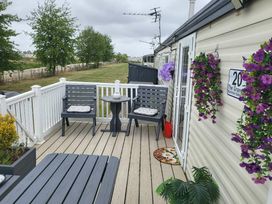 The Grange, Ingoldmells - Holiday Accommodation 17777 - Lincolnshire - 1186425 - thumbnail photo 3