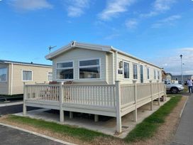 Golden Palm Resort - Holiday Accommodation 17788 - Lincolnshire - 1186429 - thumbnail photo 9