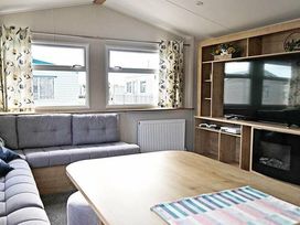 Golden Palm Resort - Holiday Accommodation 17788 - Lincolnshire - 1186429 - thumbnail photo 11