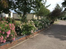 Green Farm Caravan Park - Holiday Accommodation 17809 - Norfolk - 1186435 - thumbnail photo 2
