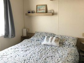 Green Farm Caravan Park - Holiday Accommodation 17809 - Norfolk - 1186435 - thumbnail photo 7