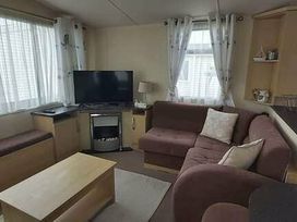 Hopton Holiday Village - Holiday Accommodation 17811 - Suffolk & Essex - 1186437 - thumbnail photo 2