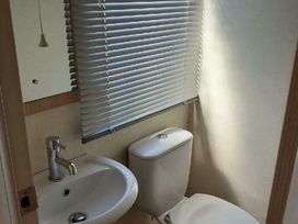 Hopton Holiday Village - Holiday Accommodation 17811 - Suffolk & Essex - 1186437 - thumbnail photo 14