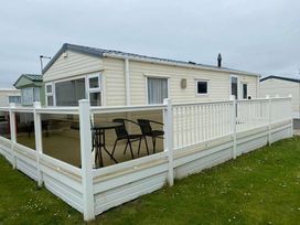 Trecco Bay - Holiday Accommodation 17829 - Somerset & Wiltshire - 1186441 - thumbnail photo 1