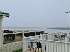 Trecco Bay - Holiday Accommodation 17829 - Somerset & Wiltshire - 1186441 - thumbnail photo 2