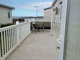 Trecco Bay - Holiday Accommodation 17829 - Somerset & Wiltshire - 1186441 - thumbnail photo 14