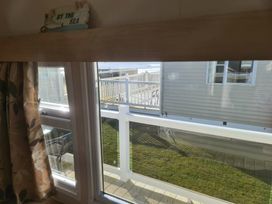 Trecco Bay - Holiday Accommodation 17829 - Somerset & Wiltshire - 1186441 - thumbnail photo 15