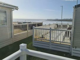 Trecco Bay - Holiday Accommodation 17829 - Somerset & Wiltshire - 1186441 - thumbnail photo 16