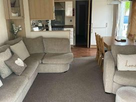 Hoburne Cotswolds - Holiday Accommodation 17850 - Somerset & Wiltshire - 1186446 - thumbnail photo 2