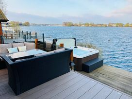 Tattershall Lakes Country Park - Holiday Accommodation 17857 - Lincolnshire - 1186448 - thumbnail photo 4