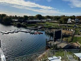 Tattershall Lakes Country Park - Holiday Accommodation 17857 - Lincolnshire - 1186448 - thumbnail photo 11