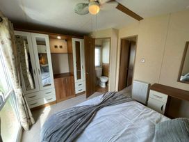 Golden Palm Resort - Holiday Accommodation 17871 - Lincolnshire - 1186453 - thumbnail photo 3