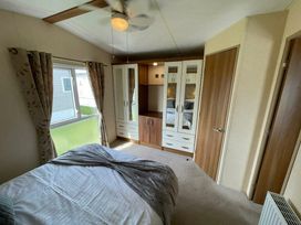 Golden Palm Resort - Holiday Accommodation 17871 - Lincolnshire - 1186453 - thumbnail photo 6