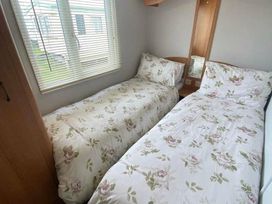 Golden Palm Resort - Holiday Accommodation 17874 - Lincolnshire - 1186455 - thumbnail photo 6