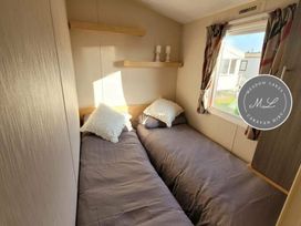 Golden Palm Resort - Holiday Accommodation 17876 - Lincolnshire - 1186456 - thumbnail photo 5