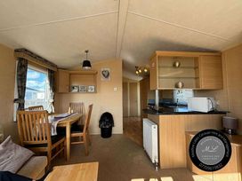 Golden Palm Resort - Holiday Accommodation 17877 - Lincolnshire - 1186457 - thumbnail photo 4