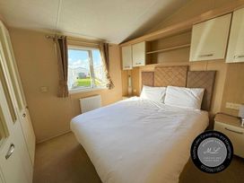 Golden Palm Resort - Holiday Accommodation 17877 - Lincolnshire - 1186457 - thumbnail photo 6