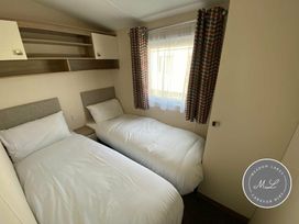 Golden Palm Resort - Holiday Accommodation 17882 - Lincolnshire - 1186461 - thumbnail photo 8