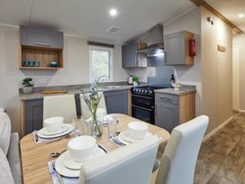 Marton Mere Holiday Village - Holiday Accommodation 17890 - Lake District - 1186464 - thumbnail photo 4